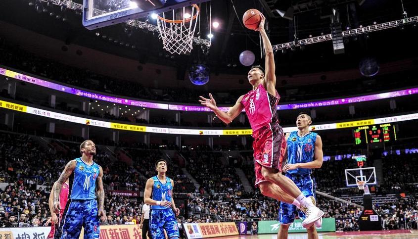 CBA全明星赛 易建联11扣演绎暴力美学(1)_今