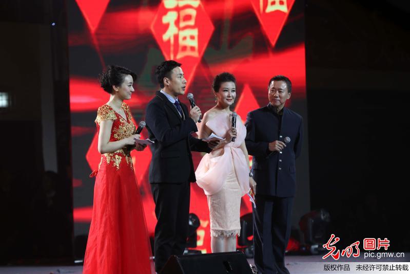 2016第二届公益春节联欢晚会在京举行(9)