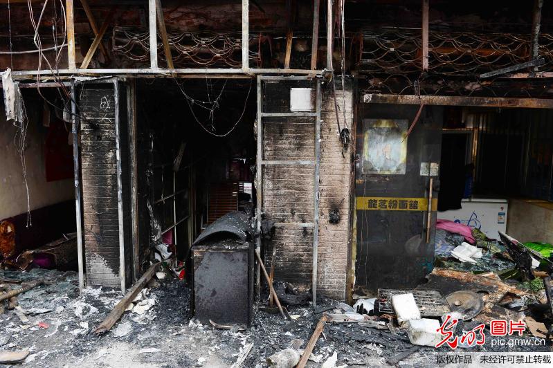 上海浦东 崂山二村凌晨 突发 火灾  1人身亡11人受