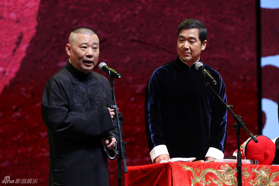 冯小刚罕见携女现身:请不起郭德纲演电影