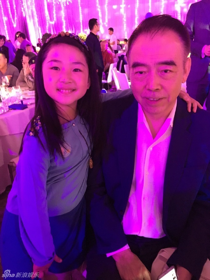 组图:陈思成佟丽娅儿子百日宴 陈凯歌黄渤现身