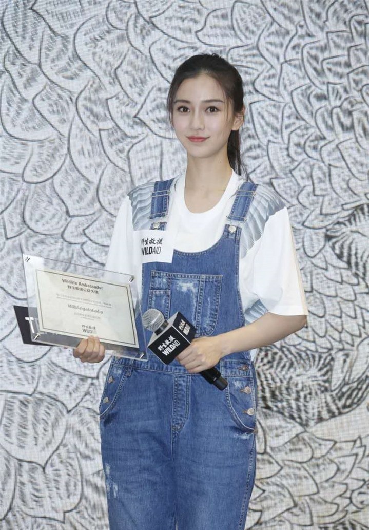 baby高颜值现身变元气少女
