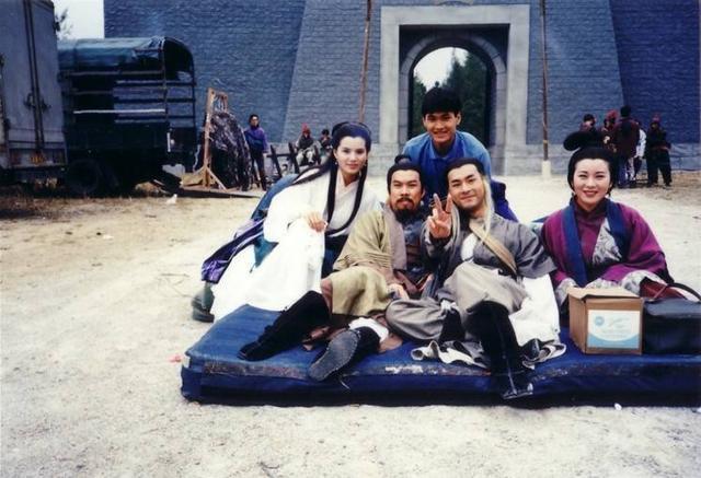 一组95版《神雕侠侣》幕后旧照 无比怀念这部剧
