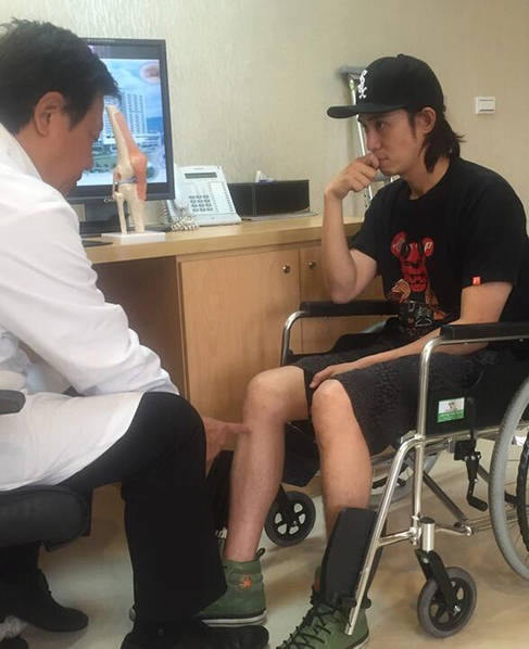 陈楚河真人秀摔断腿后30天入院开刀 欲告制作方