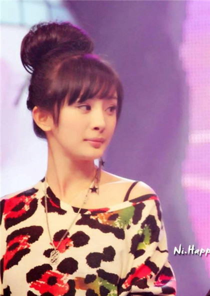 今夏流行的丸子头 赵丽颖郑爽杨幂竟都输给她?(5)_今日头条图集 _光明网