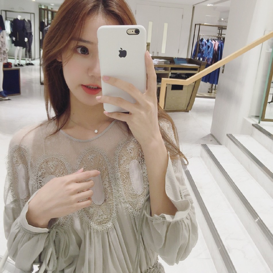组图:网红夏夏七夕自曝单身 狂晒美照疑征友