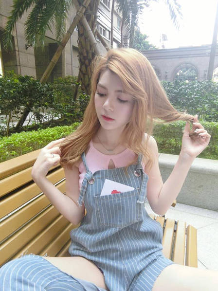 台湾美女陈怡伶身材火辣.