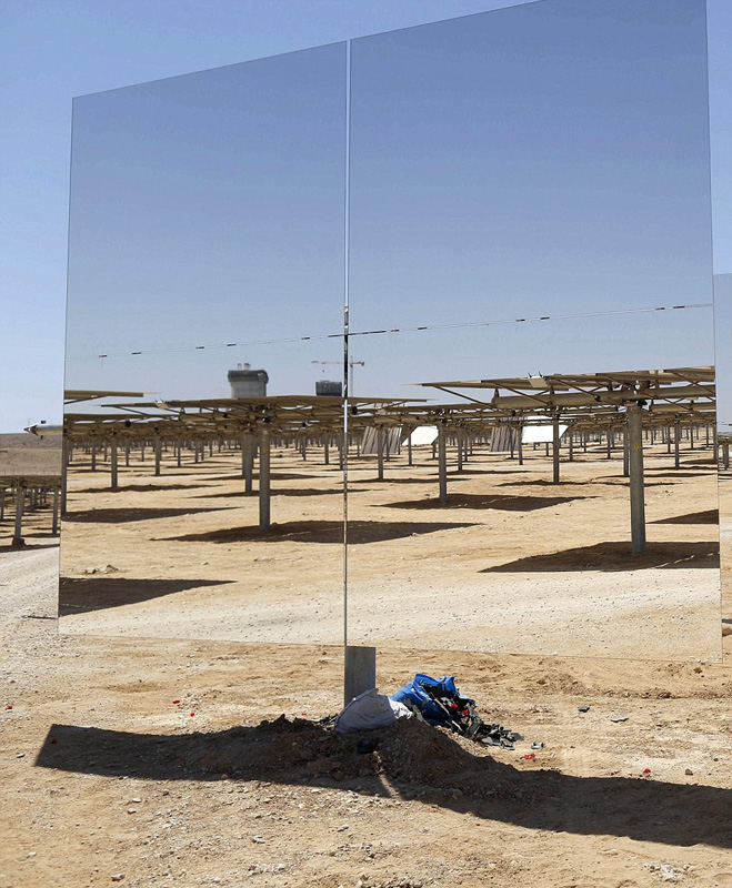 以色列用5.5万面镜子为太阳能塔集热(8)_uc图集