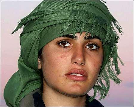 叙利亚美女战士阵亡 容貌酷似安吉丽娜-朱莉(3