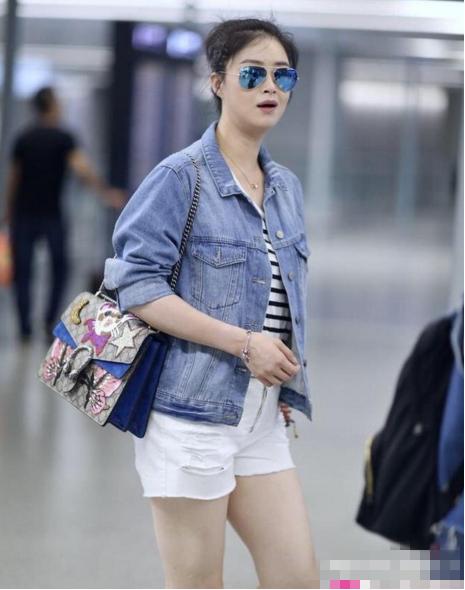 蒋欣又胖出新高度,大腿粗到配不上她172的身高