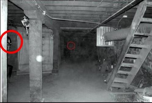 一张地下室灵异照 红圈圈 搞疯万人 放大惊见鬼