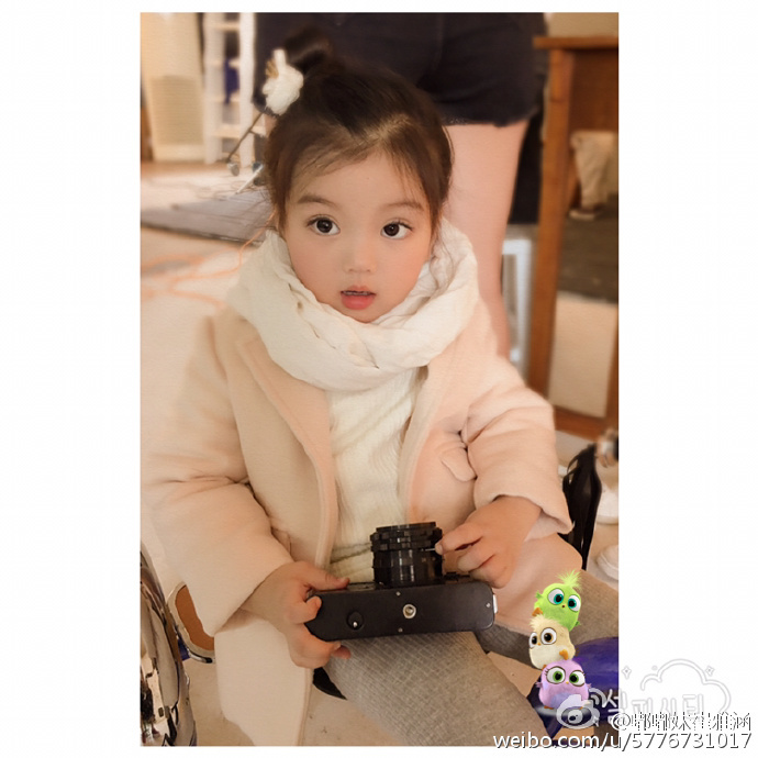 3歲小萌娃阿拉蕾走紅 生活照曝光可愛懂事