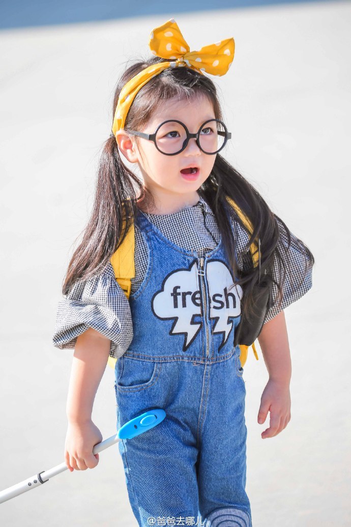 3歲小萌娃阿拉蕾走紅 生活照曝光可愛懂事