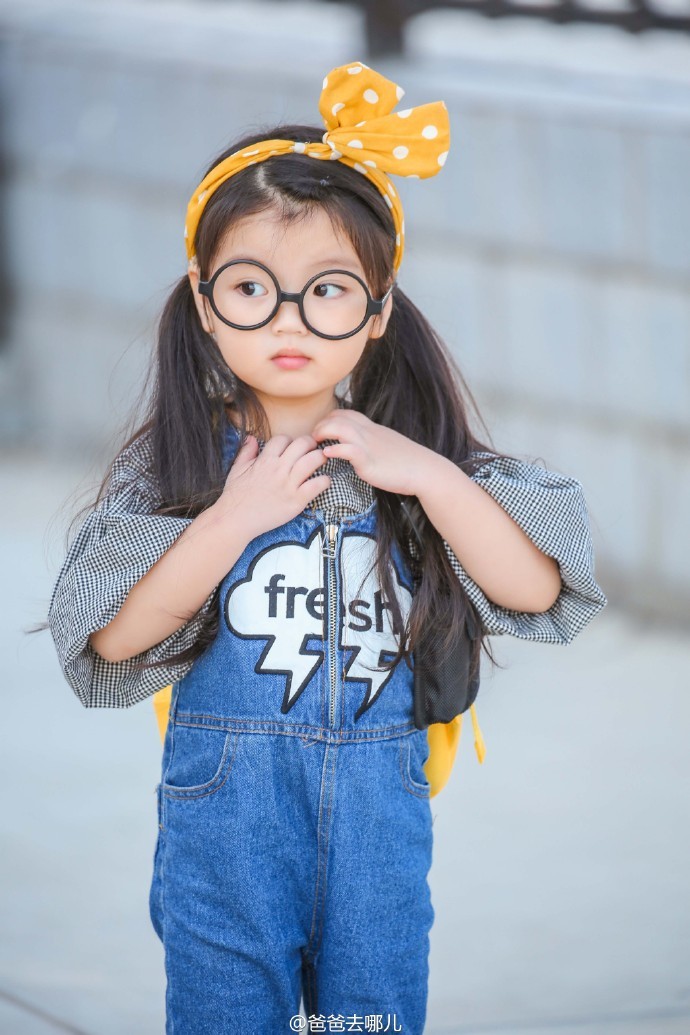 3歲小萌娃阿拉蕾走紅 生活照曝光可愛懂事