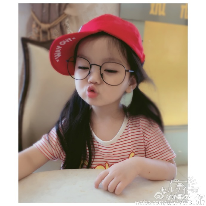 3歲小萌娃阿拉蕾走紅 生活照曝光可愛懂事