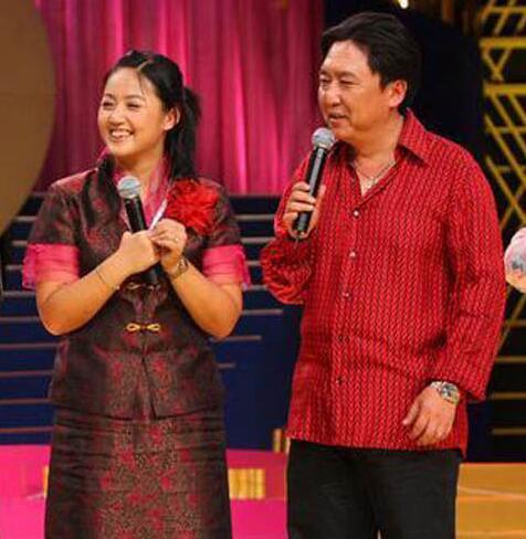 于谦小十岁的娇妻曝光 五官精致颜值高
