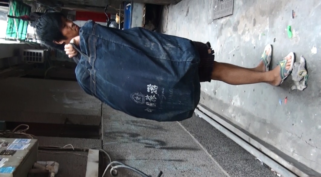 家庭月总收入_妇男月收入60万(3)