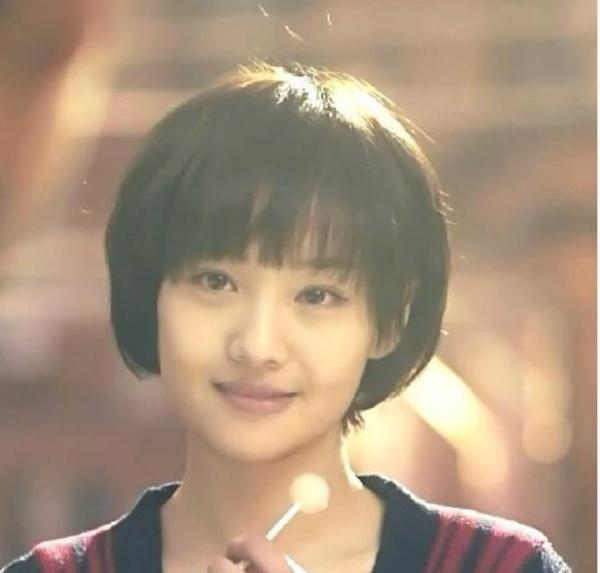 娱乐圈女星短发pk,杨幂最美,郑爽周冬雨青春灵动