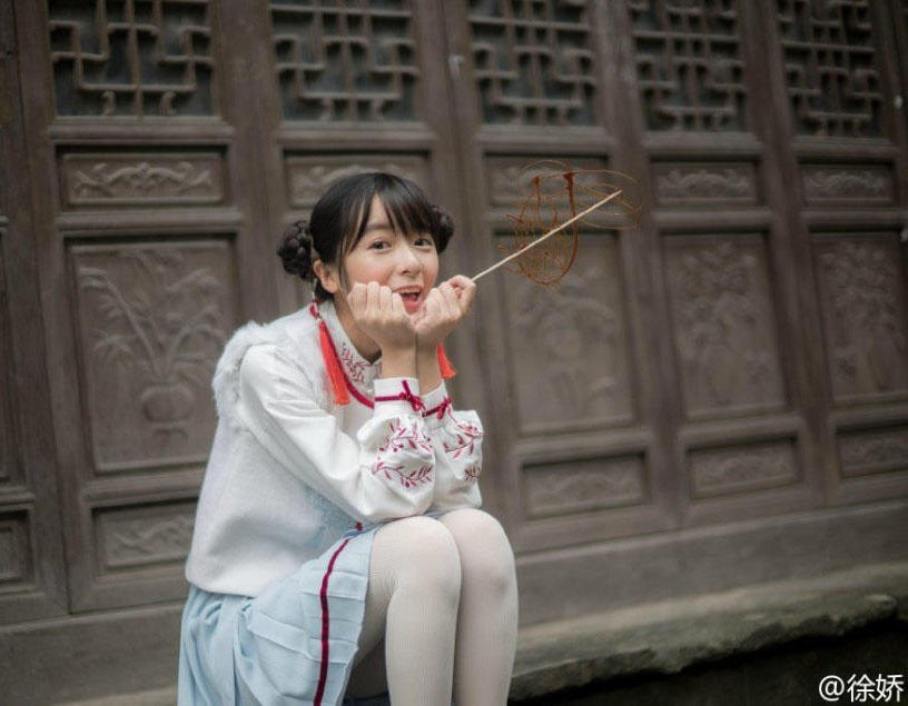 雨打娇艳回眸婉约 徐娇拍摄古风写真