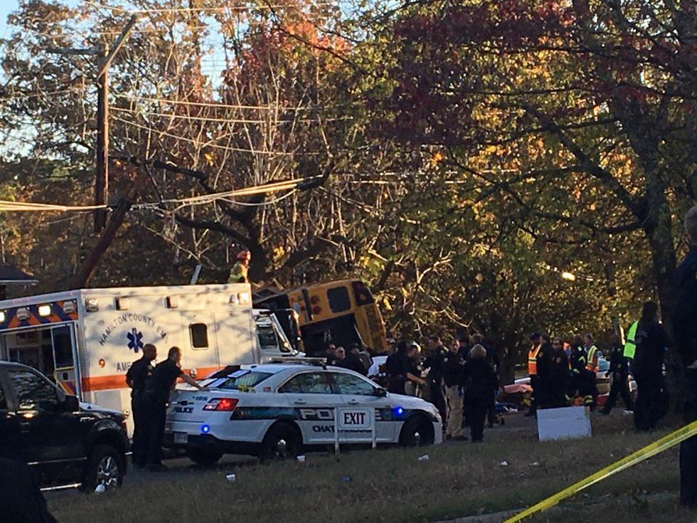 美国田纳西州发生校车撞车事故 至少12人遇难(图)