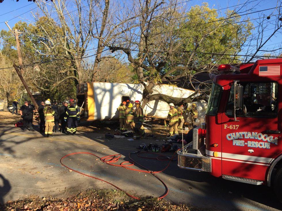 美国田纳西州发生校车撞车事故 至少12人遇难(图)