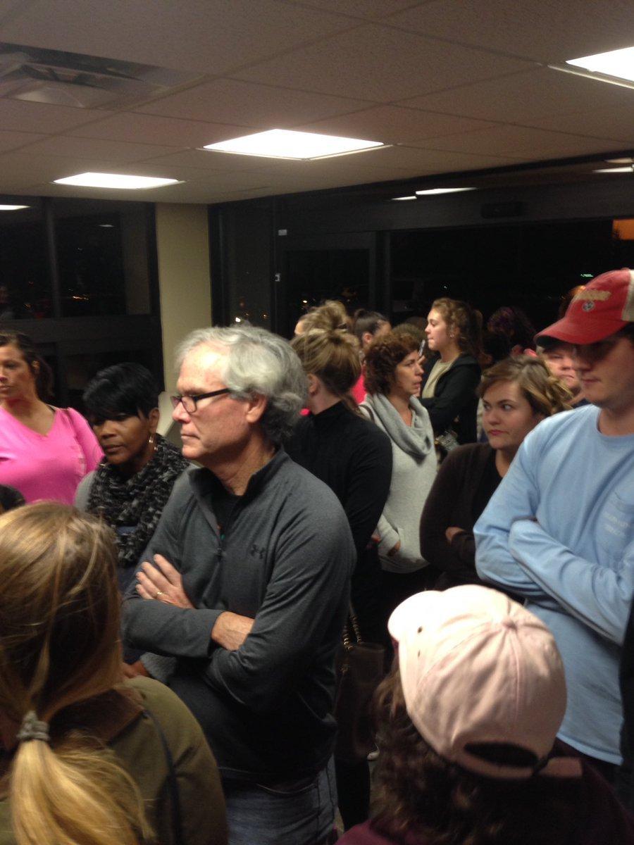 美国田纳西州发生校车撞车事故 至少12人遇难(图)