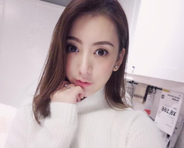成功升级"天王嫂"?方媛晒自拍钻戒很抢镜