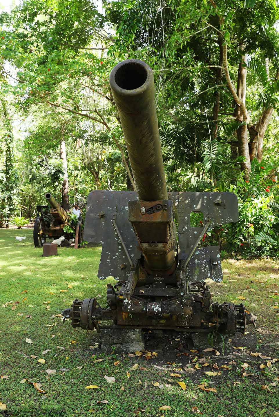 二战中日本军队使用的96型150榴弹炮.