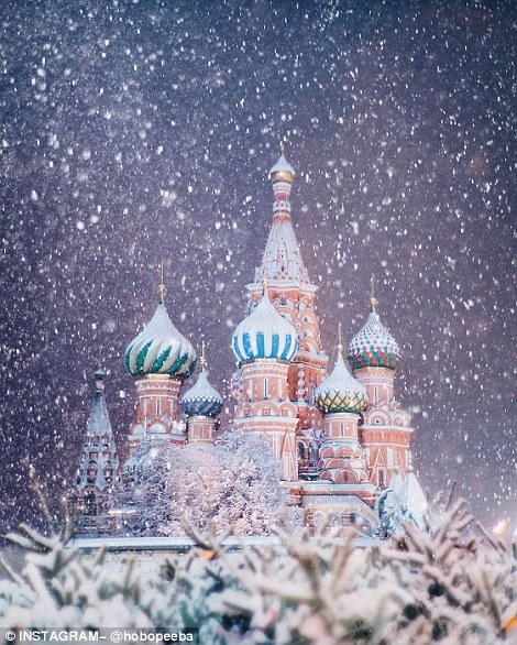 俄摄影师拍寒夜莫斯科 似冰雪童话世界