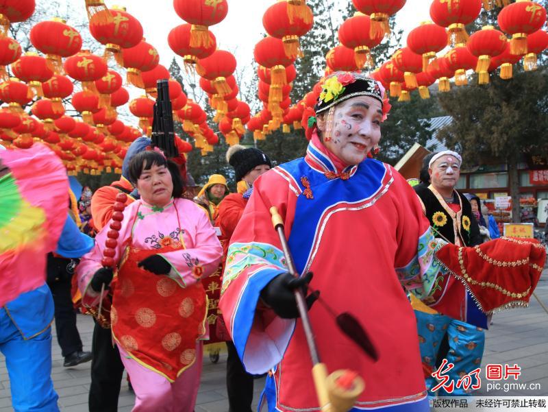 北京八大处"十三档花会"精彩纷呈闹新春