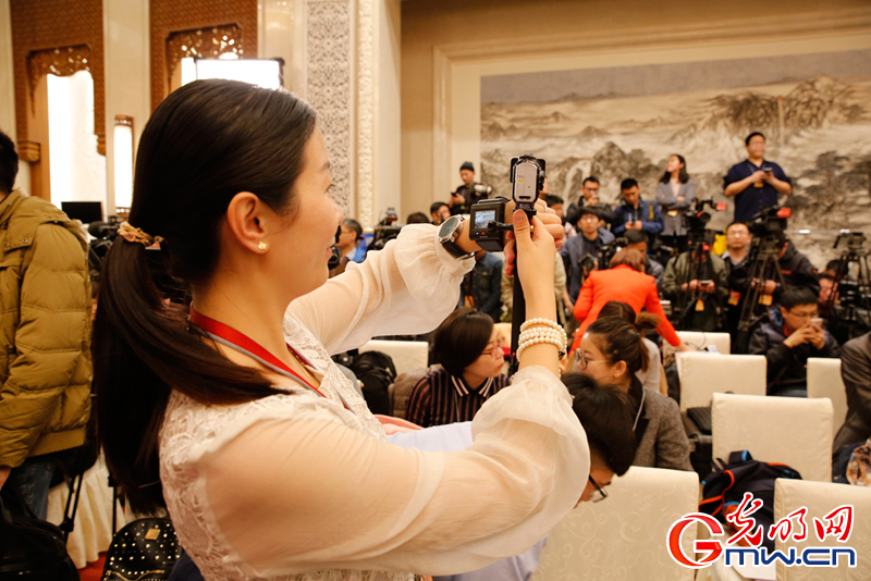 全国政协十二届五次会议新闻发布会今日召开(