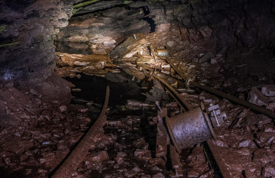 美国废弃矿洞沉寂64年后"重现天日"