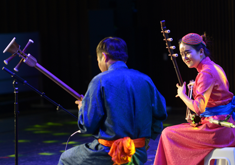 原生态民歌艺人唱响天籁之音庆祝内蒙古自治区