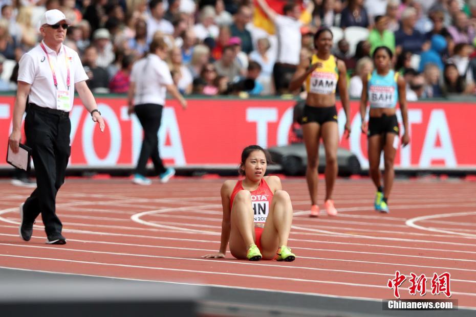 伦敦田径世锦赛 女子4x100米接力中国队交棒失