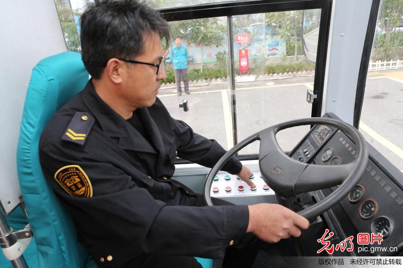 青岛打造地震体验巴士