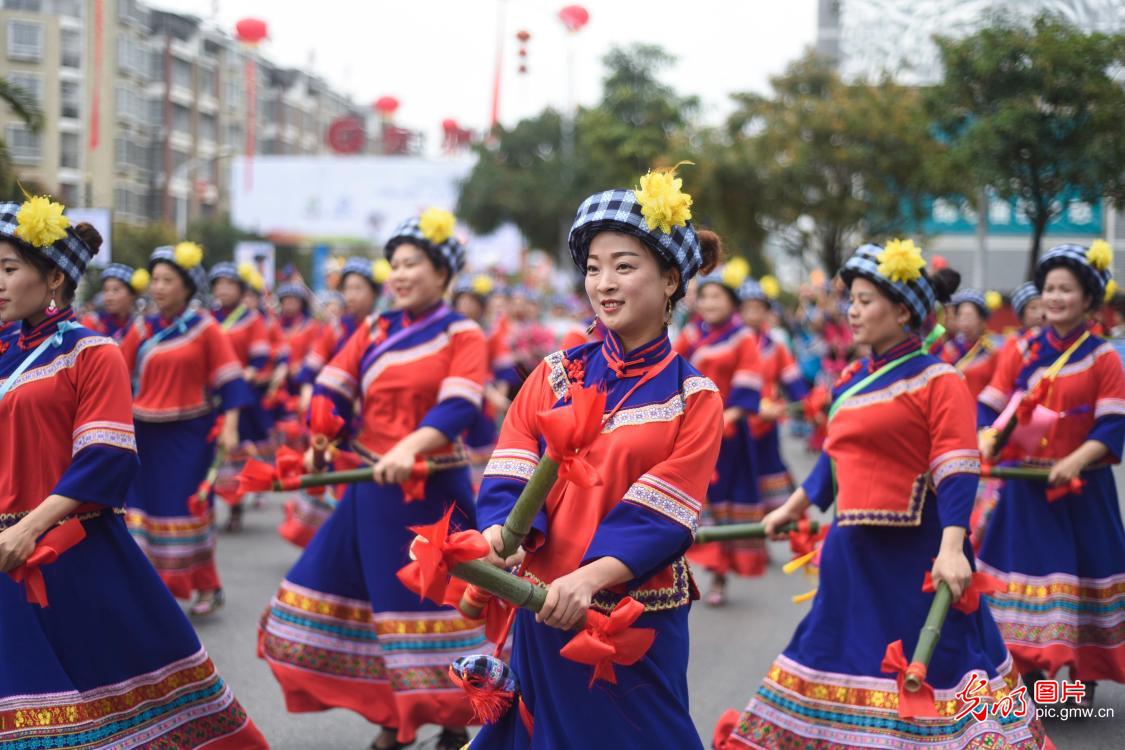 贵州望谟"三月三"布依族文化节开幕