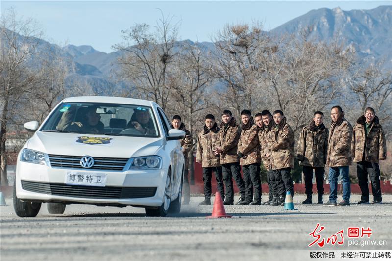 保镖是怎样炼成的