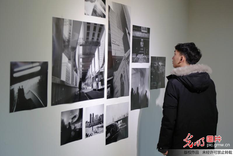 “看见城市看见自己”拍照吧少年第五季摄影作品展在京开幕