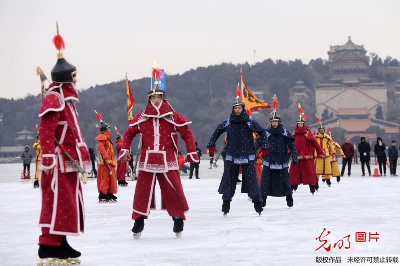 颐和园冰场上演第三届大众冰雪北京公开赛