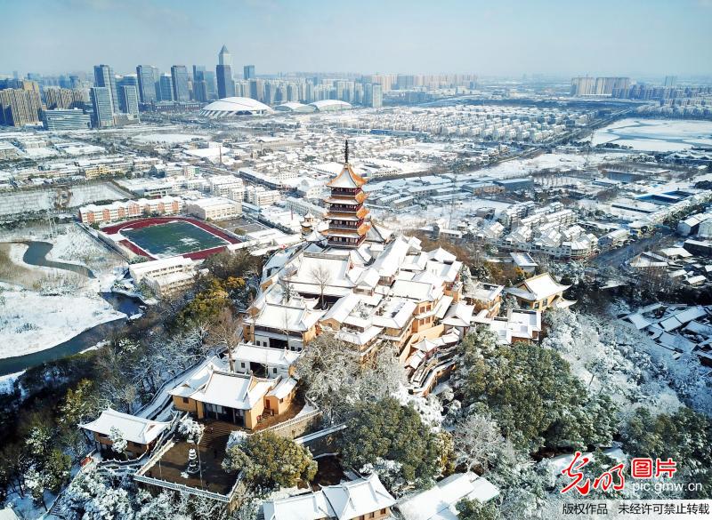 江苏南通：雪后狼山别样美