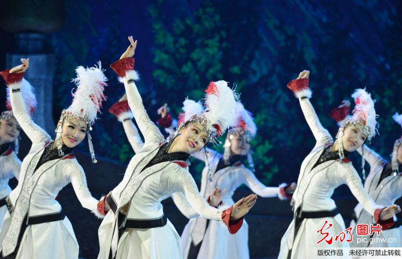 民族舞剧《驼道》在国内首演