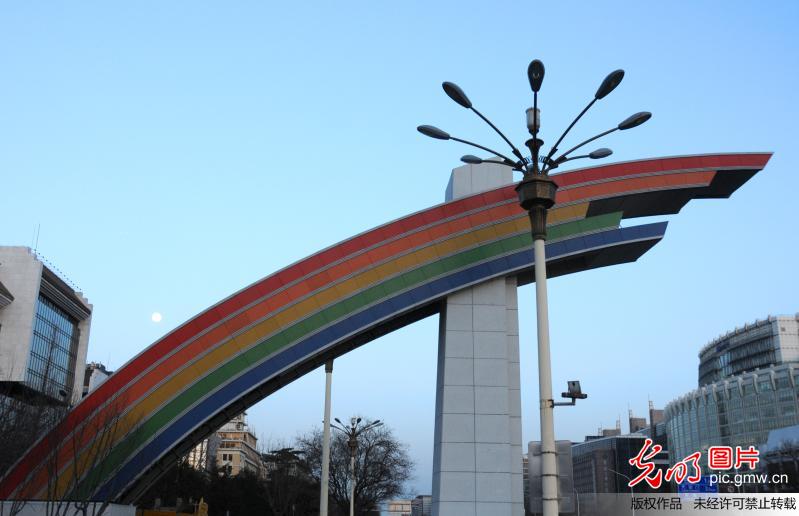 北京长安街彩虹门换“新颜”