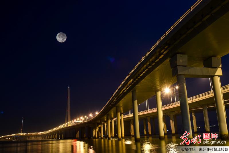 【光明图刊】“三月合一”齐现天宇