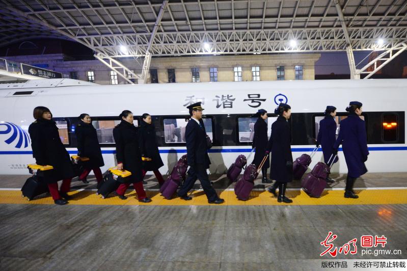 【光明图刊】2018年春运启幕