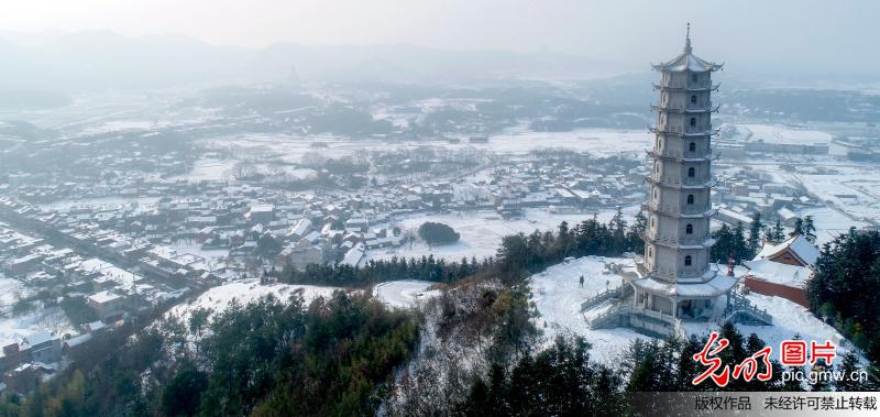 安徽庐江 雪映千年古村落景美如雪乡
