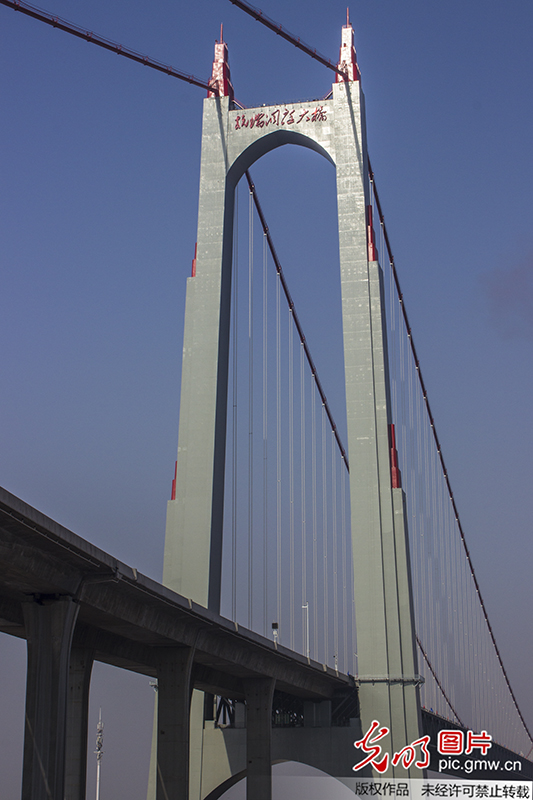 杭瑞高速洞庭湖大桥建成通车