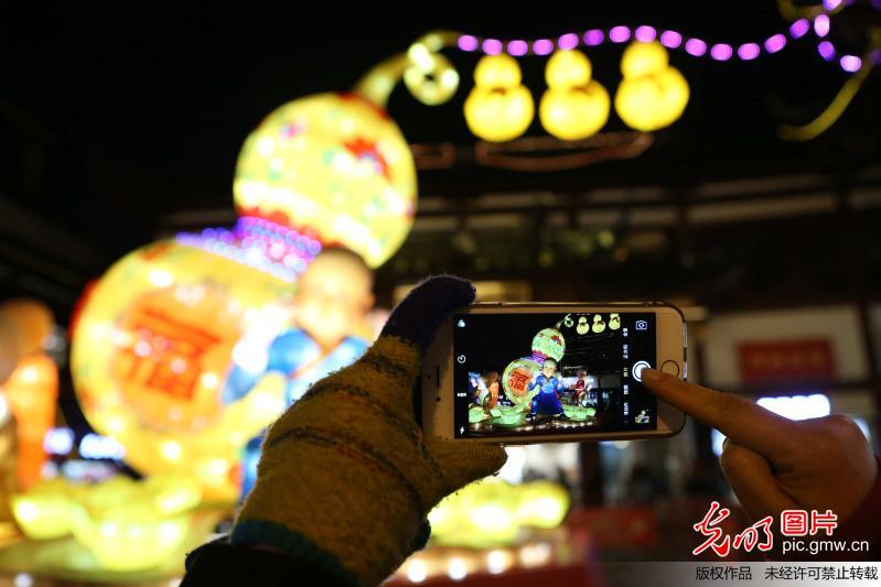 上海“豫园灯会”近40组大型灯组扮靓新春气象