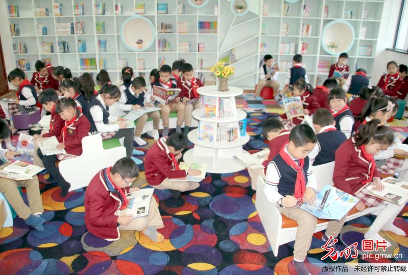 苏州：图书馆搬进小学校园 营造阅读氛围