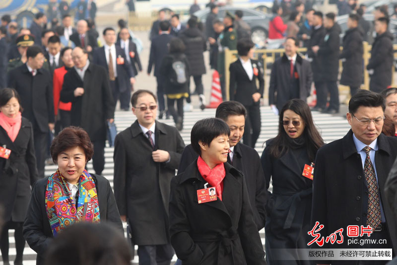 全国政协十三届一次会议在北京开幕