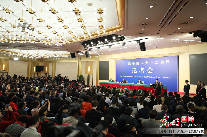 王毅就“中国外交政策和对外关系”答中外记者提问